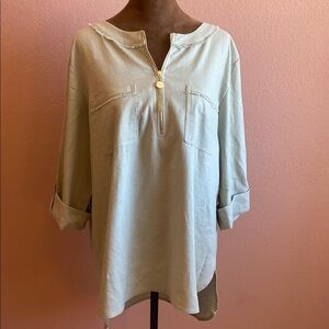 ANNE KLEIN.Women's Light Green Top.